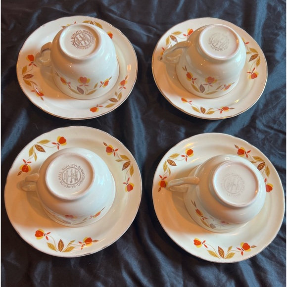 Vintage Hall Jewel Tea Autumn Leaf - 4 COFFEE / TEA CUPS with saucers - Picture 3 of 5
